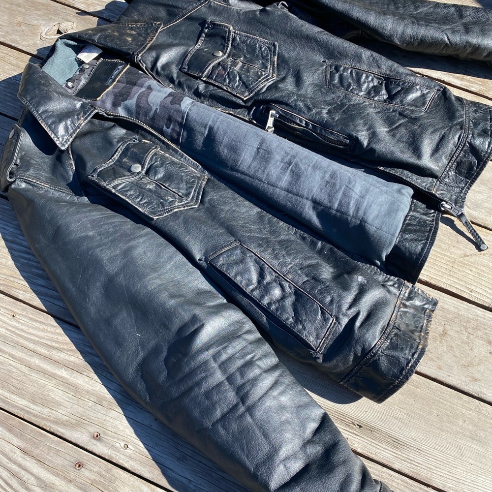 Beautiful Energize vintage black leather jacket.